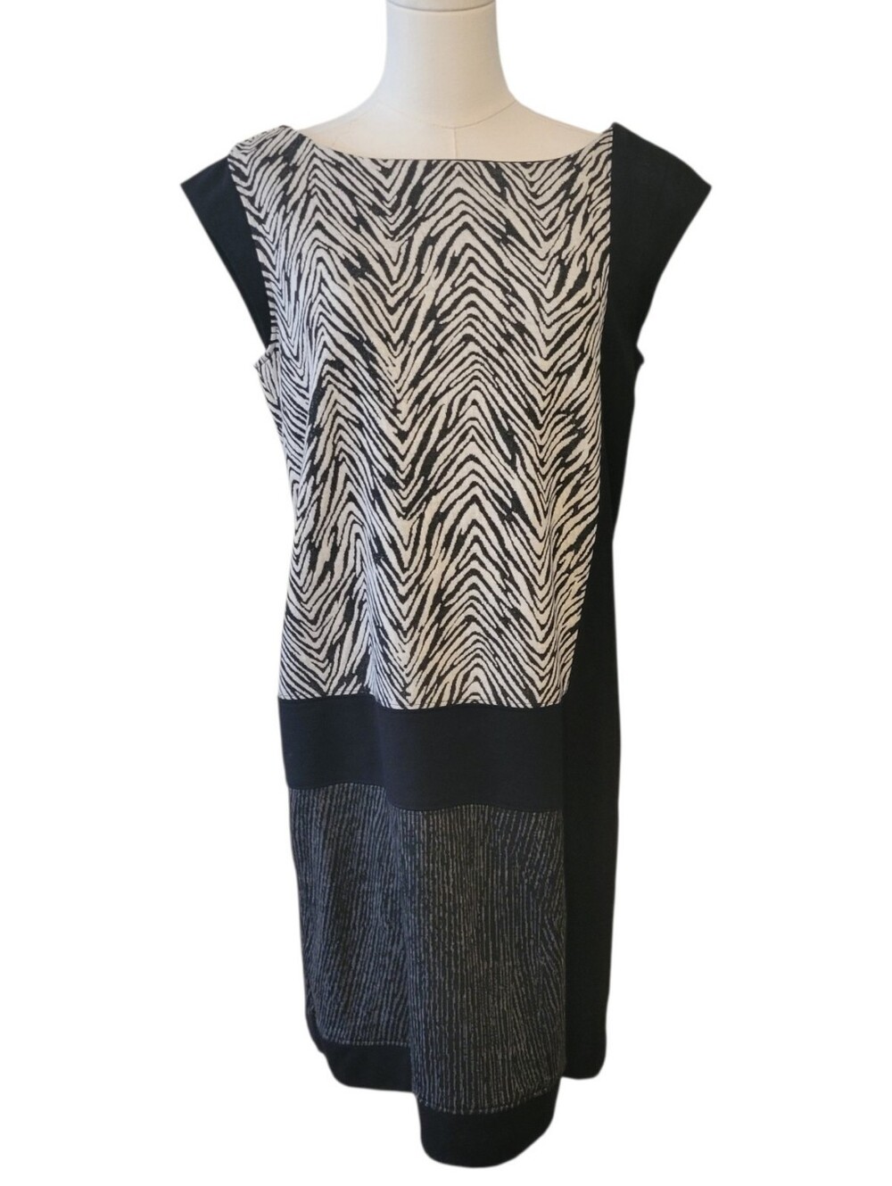 Ann Taylor Animal Print Sleeveless Shift‎ Dress Size Medium